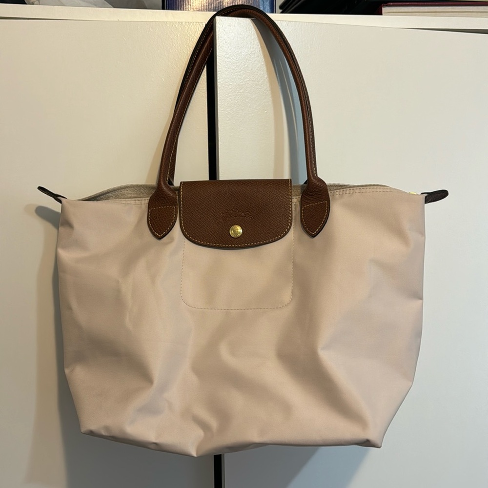 Longchamp Medium Le Pliage Bag in color “Paper”